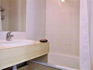 Appartement 2P 6 couchages, proche pistes, balcon, parking, animaux OK - FR-1-330-226