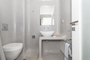 Blue Waves Suites & Apartments