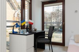 Warsaw Apartment Woronicza Home Office by Renters