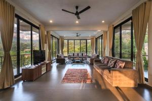 SaffronStays Mountain Aer, Karjat