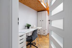 Podwale Apartment UJ Downtown Cracow by Renters