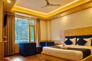 North Deodar Avenue, Manali