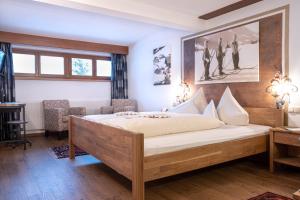 Budget Double Room room in Hotel Jagdhaus Monzabon