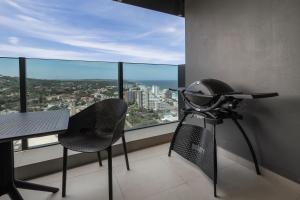 2202 Oceans Apartment - by Stay in Umhlanga