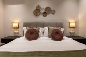 Phaedrus Living City Center Luxury Flat Neos Kosmos