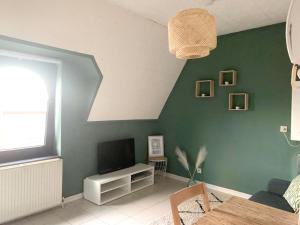 Modern studio in Saint-Nicolas, 35m², city view, parking
