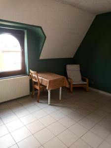 Modern studio in Saint-Nicolas, 35m², city view, parking
