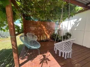 Shoal Bay Serenity Beach Cottage Newly Renovated - Shoal Bay