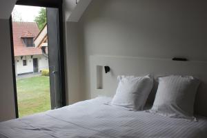 Hotels La Ferme Blanche, The Originals Relais (Relais du Silence) : photos des chambres