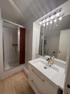 Studio Champs-Élysées - HALA PARIS