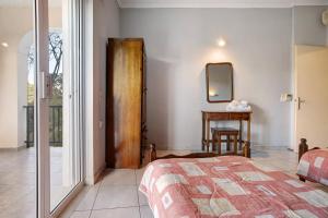 Dolphin Apartment 1