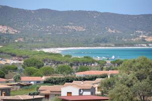 Two-Bedroom Apartment with Balcony and Sea View