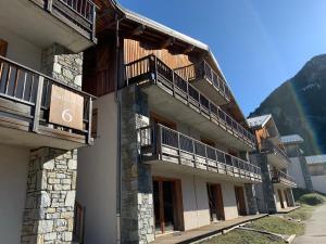 Studio avec coin montagne 4 personnes Orelle 3 Vallées - Spa & Piscine - Apt 006