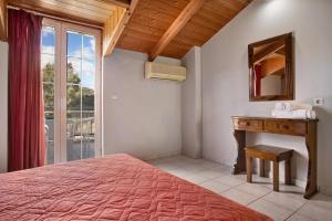 Dolphin Apartment Sea View 9