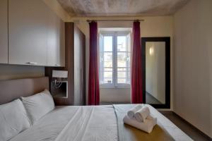 Orangerie 402 by Vallettastay