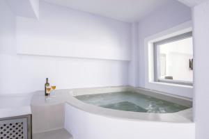 Grand Suite with Spa Bath