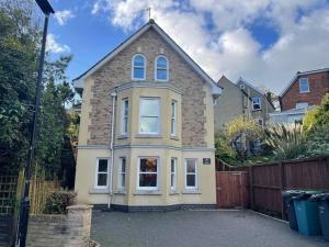 The Pilot House - Cowes