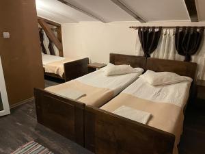 Hanul La Cetate - Cazare pentru muncitori și delegați