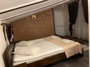 Hanul La Cetate - Cazare pentru muncitori și delegați