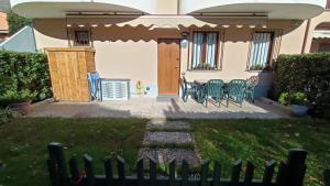 House in a beautiful residence with garden, swimming pool and parking spot - Larihome A07