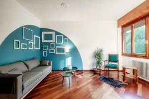 Blue Mood - by MyHomeInComo - Moltrasio