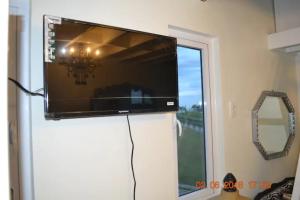 SMDC Wind Loft Bedroom 101 Facing Amenities with WIFI and Parking