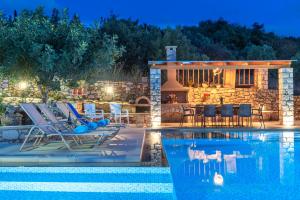 Cretan Lux Villa Heated Pool