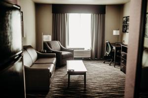 King Suite room in Cobblestone Hotel & Suites International Falls
