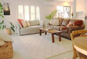 Byron Marvell-Perfect Location