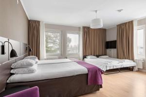 Family Room room in Best Western Plus Park Airport Hotel