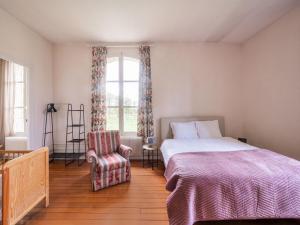 Holiday home adjoining a château