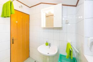 Apartments by the sea Vrsi - Mulo, Zadar - 5951