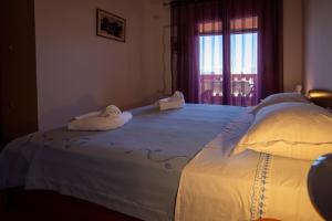 Apartments by the sea Pasman - 8274