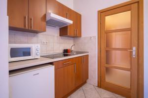 Apartments by the sea Pasman - 8274