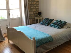 Maisons de vacances Gite L'Isle-en-Rigault, 4 pieces, 6 personnes - FR-1-585-9 : photos des chambres