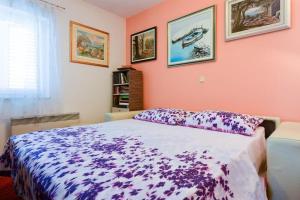 Apartments with a parking space Vrsi - Mulo, Zadar - 13067