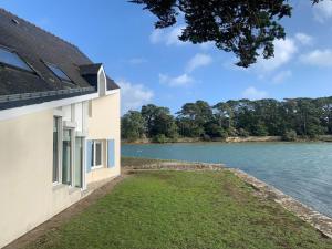 Holiday home with sea view and panoramic view, Larmor-Baden