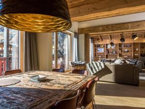 Chalet de luxe 5 pièces avec cheminée et conciergerie à Val-dIsère - FR-1-694-23