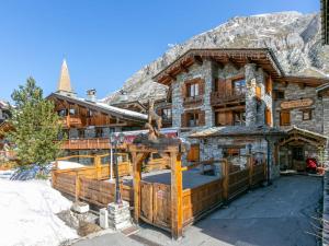 Appartement de style montagnard dans chalet rustique, au cœur du vieux village et aux pieds des pistes - FR-1-694-73