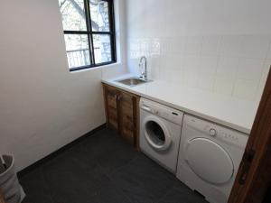 Chalet de luxe avec piscine et hammam à Val-dIsère, 10 personnes à proximité du centre-ville - FR-1-694-95