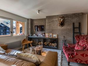 Appartement duplex haut de gamme avec cheminée au cœur de Val-dIsère, proche des pistes et commodités - FR-1-694-104