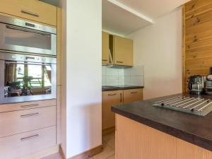 Appartement raffiné à Val-dIsère, 6 personnes, pied des pistes, WiFi - FR-1-694-116