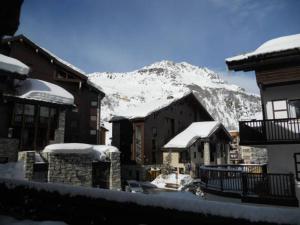 Duplex de standing 5 pièces au cœur du vieux village de Val-dIsère, skis aux pieds - FR-1-694-137