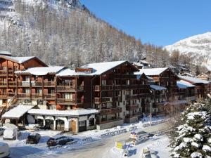 Charmant Duplex à Val-dIsère avec Wifi, Parking et Balcon Exposé Sud - FR-1-694-148