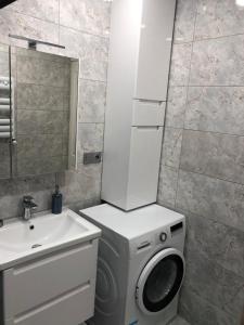 Sunrise Apartments 573