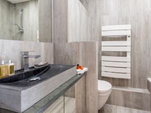 Appartement élégant contemporain avec balcon sud et wifi - FR-1-694-170