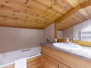 Appartements Appartement Val-d-Isere, 5 pieces, 12 personnes - FR-1-694-169 : photos des chambres