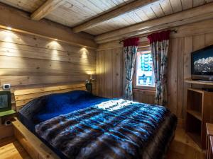 Appartement de Charme avec Cheminée et Grande Mezzanine à Val-dIsère - FR-1-694-189