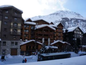 Appartements Appartement Val-d'Isere, 2 pieces, 6 personnes - FR-1-694-197 : photos des chambres