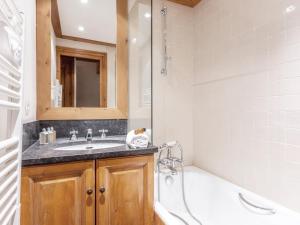 Appartements Appartement Val-d'Isere, 3 pieces, 6 personnes - FR-1-694-200 : photos des chambres